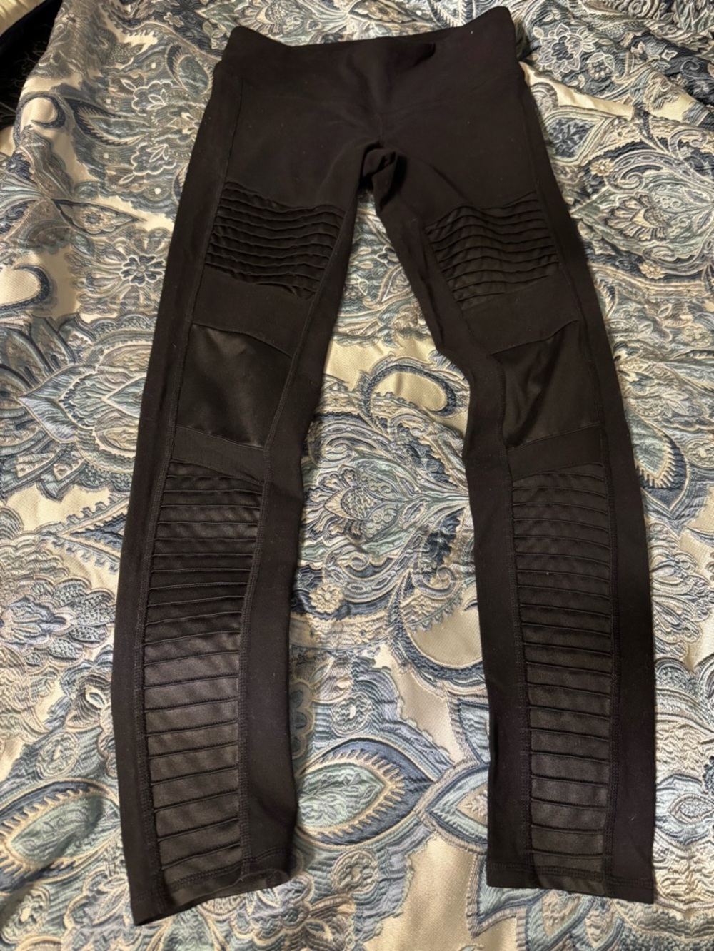Alo size large leggings